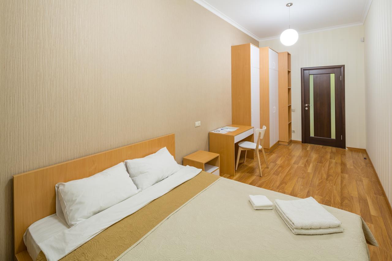 Apartment On Svobody Avenue 25 Lviv Exterior foto
