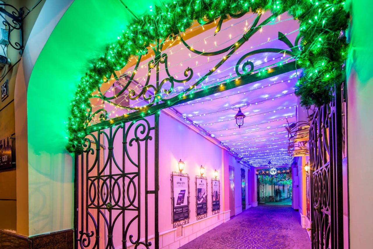 Apartment On Svobody Avenue 25 Lviv Exterior foto